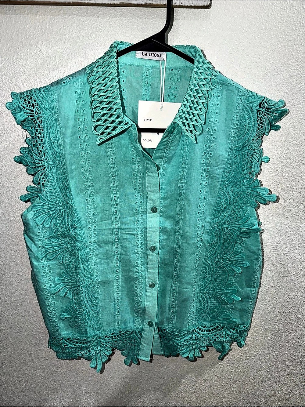 La Diosa Lace Detail Button Down Top Size Medium NWT